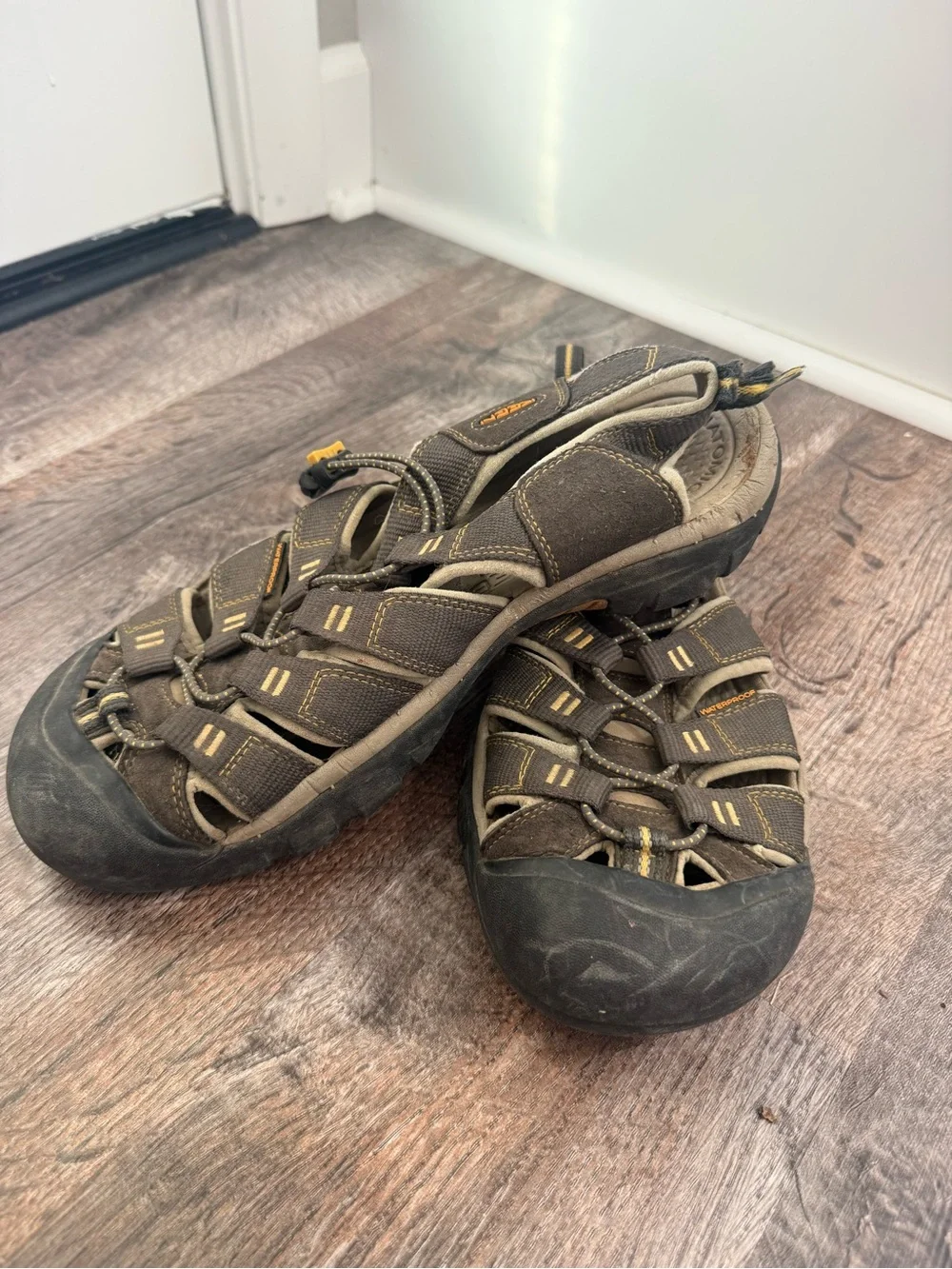 KEEN Newport H2 Men’s Waterproof Lace-Up Closed-Toe Sport Sandals Brown 10.5